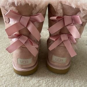 Uggs- gently used light pink boots - Size 5
